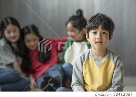 ポートレート 韓国人 男の子 62432037