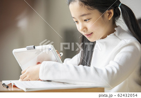 ポートレート 韓国人 小学生 62432054