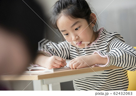 ポートレート 韓国人 女の子 62432063