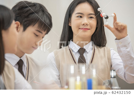 ポートレート 韓国人 女子学生 62432150