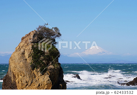 秋谷・立石海岸 富士山  Tateishi park & Mt. Fuji 62433532