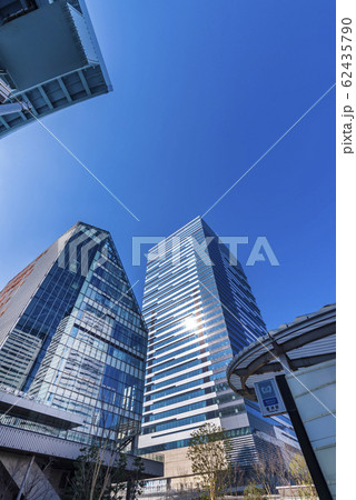 豊洲駅前の風景 豊洲シビックセンターと豊洲ベイサイドクロス 豊洲駅前の風景 豊洲シビックセンターと豊洲ベイサイドクロス 62435790