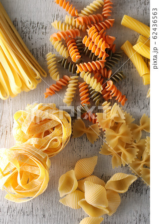 色々な種類のパスタ 62436563
