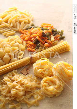 色々な種類のパスタ 62436608