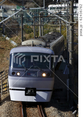 山岳区間を行く西武特急ちちぶ号（10000系） 62436762