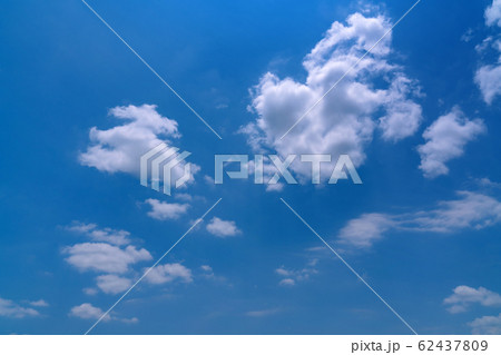 White cloud and blue sky background 62437809