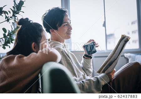 カップルのライフスタイル 62437883