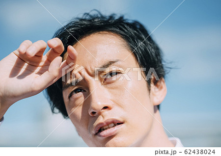 さわやかなビジネスマン 62438024