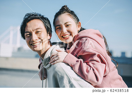 仲良しのカップル 62438518
