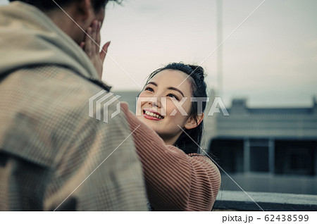 仲良しのカップル 62438599