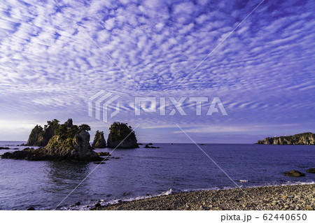 （静岡県）南伊豆石廊崎　蓑掛岩　鱗雲 62440650