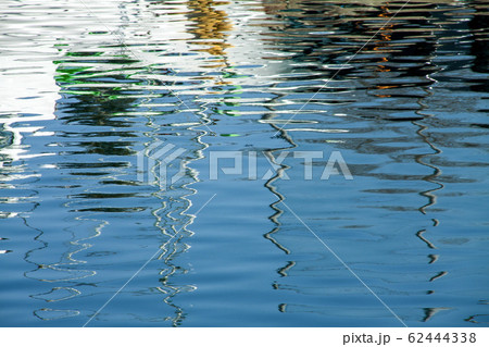 港の波紋 62444338