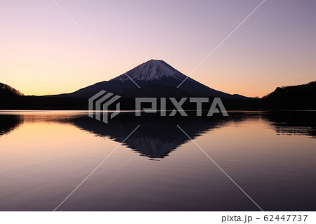 朝の精進湖 朝の精進湖 62447737