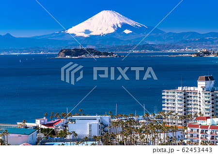 《神奈川県》富士山と江ノ島・湘南海岸の眺望 《神奈川県》富士山と江ノ島・湘南海岸の眺望 62453443