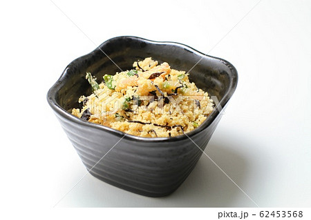 おからの炒り煮、黒小鉢入一個、白バック 62453568