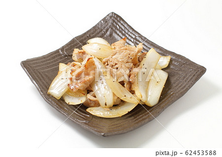 新玉葱の豚肉と黒こしょう炒め、シンプル料理 新玉葱の豚肉と黒こしょう炒め、シンプル料理 62453588