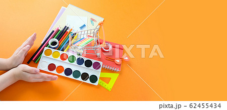 Stationery in the shape of a heart 62455434