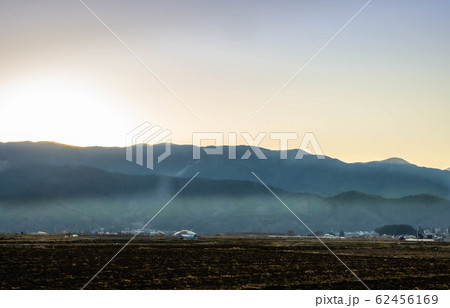 日没頃の山形村 62456169