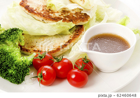 鶏ハンバーグのプレート 62460648