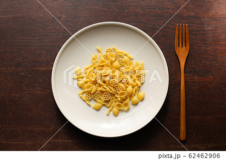 乾燥パスタの食卓イメージ 乾燥パスタの食卓イメージ 62462906