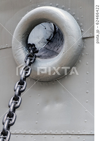 chain in the anchor hole chain in the anchor hole 62466422