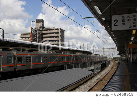 吉川駅に停車中の武蔵野線 吉川駅に停車中の武蔵野線 62469919