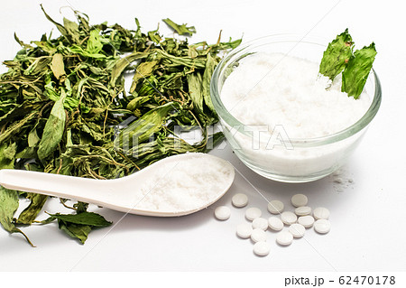 Dry stevia leaves 62470178