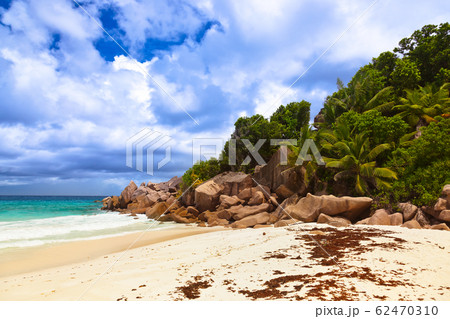 Tropical beach at Seychelles 62470310