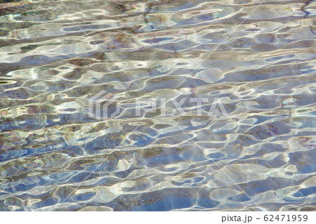 水面のゆらめき 62471959