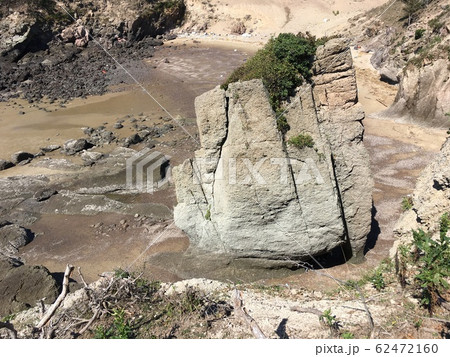 丘陵 崖 山の谷 62472160