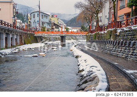 雪景色の湯村温泉 62475365