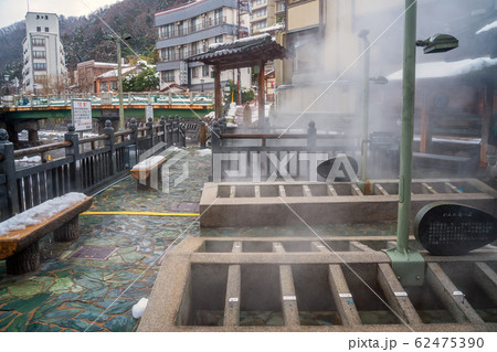 雪景色の湯村温泉 62475390
