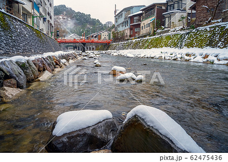 雪景色の湯村温泉 62475436
