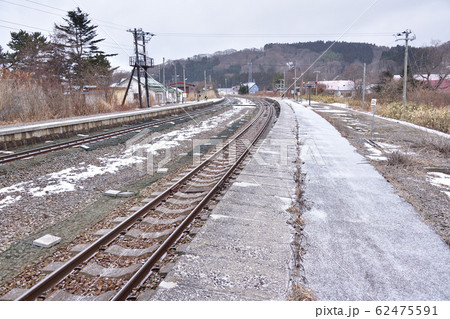 冬の北海道八雲町JR落部駅の風景を撮影 62475591