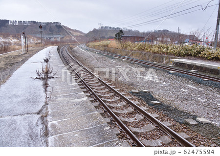 冬の北海道八雲町JR落部駅の風景を撮影 62475594