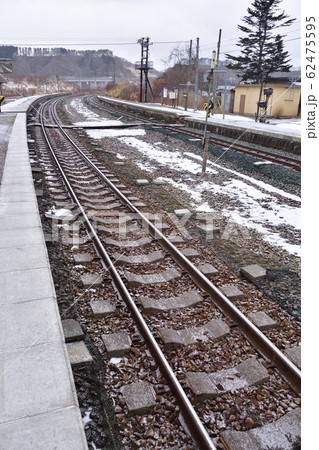 冬の北海道八雲町JR落部駅の風景を撮影 62475595