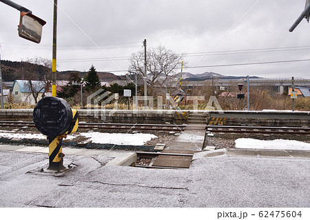 冬の北海道八雲町JR落部駅の風景を撮影 62475604