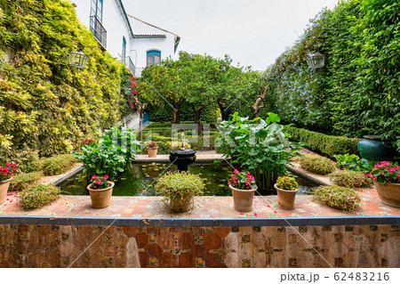 Courtyard garden of Viana Palace in Cordoba, Andalusia, Spain. 62483216