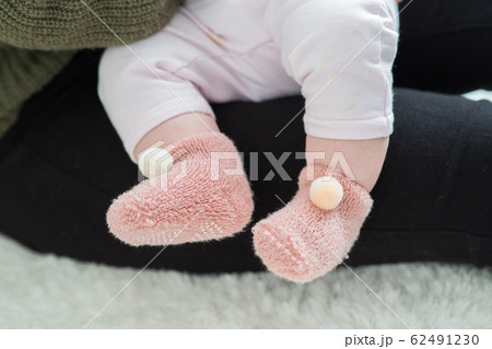 ４ヶ月のかわいい赤ちゃん 62491230