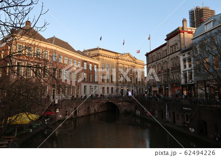 ユトレヒトの市庁舎と運河 62494226