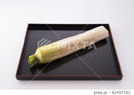 大根の浅漬け　一本漬け 62497102