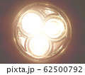 ライトの逆光 62500792