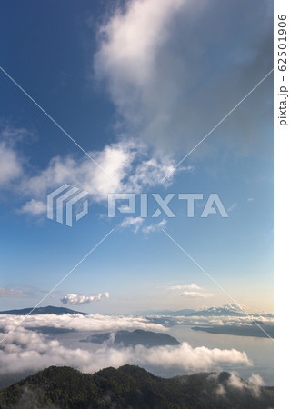 日本・北海道東部、津別峠から見た8月の阿寒摩周国立公園 日本・北海道東部、津別峠から見た8月の阿寒摩周国立公園 62501906