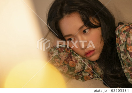 女性 女 女の子 62505334