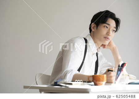 男 男性 男の子 62505488