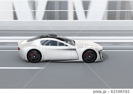 高速道路に走行中の電動スポーツカーのイメージ。オリジナルデザイン 62506592