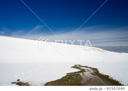 雪景色の鳥取砂丘 雪景色の鳥取砂丘 62507690