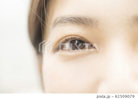 女性　瞳 62509079