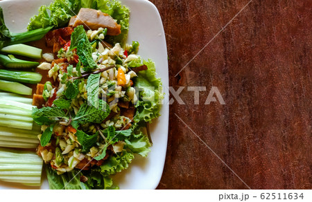 Top view, Thai spicy minced pork saladnwith space Top view, Thai spicy minced pork saladnwith space 62511634