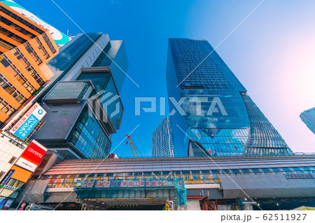 日本の東京都市景観 東京メトロ銀座線渋谷駅の新駅舎（中の車両が良く見えるように）などを望む＝17日 62511927